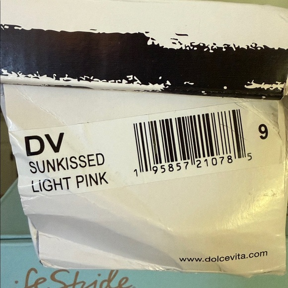 NWT Dolce Vita Pink Studded Sandals - Picture 9 of 9